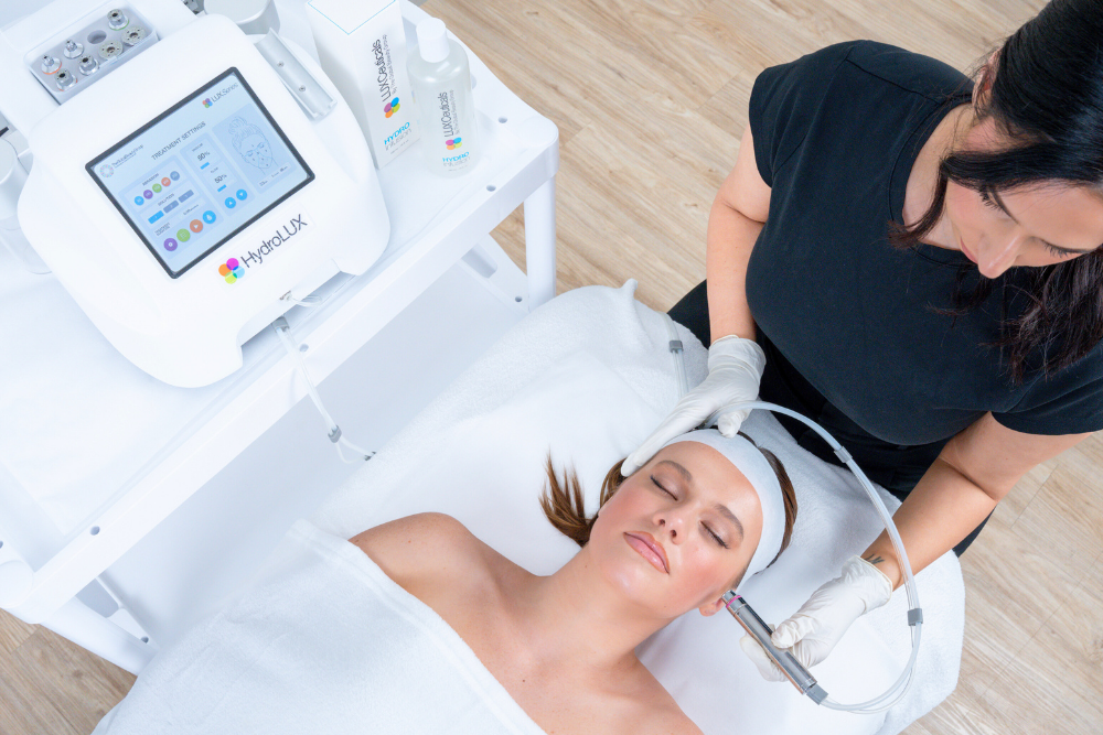 HYDROLUX TREATMENT utilising advance microdermabrasion machine technology